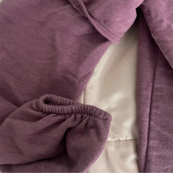 Old Navy Women’s Mauve Ruffle Sleeve Crewneck Sweater Size Small - Picture 7 of 8